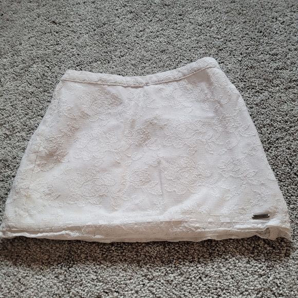 Abercrombie Kids White Lace Skirt Small Lined Logo - Picture 1 of 7